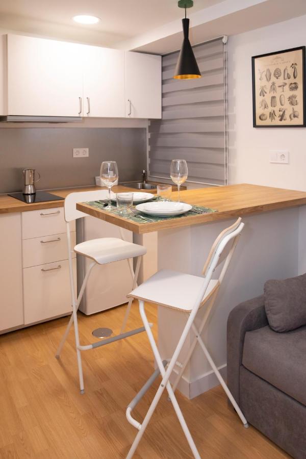 Hostal Montaloya Madrid Bagian luar foto