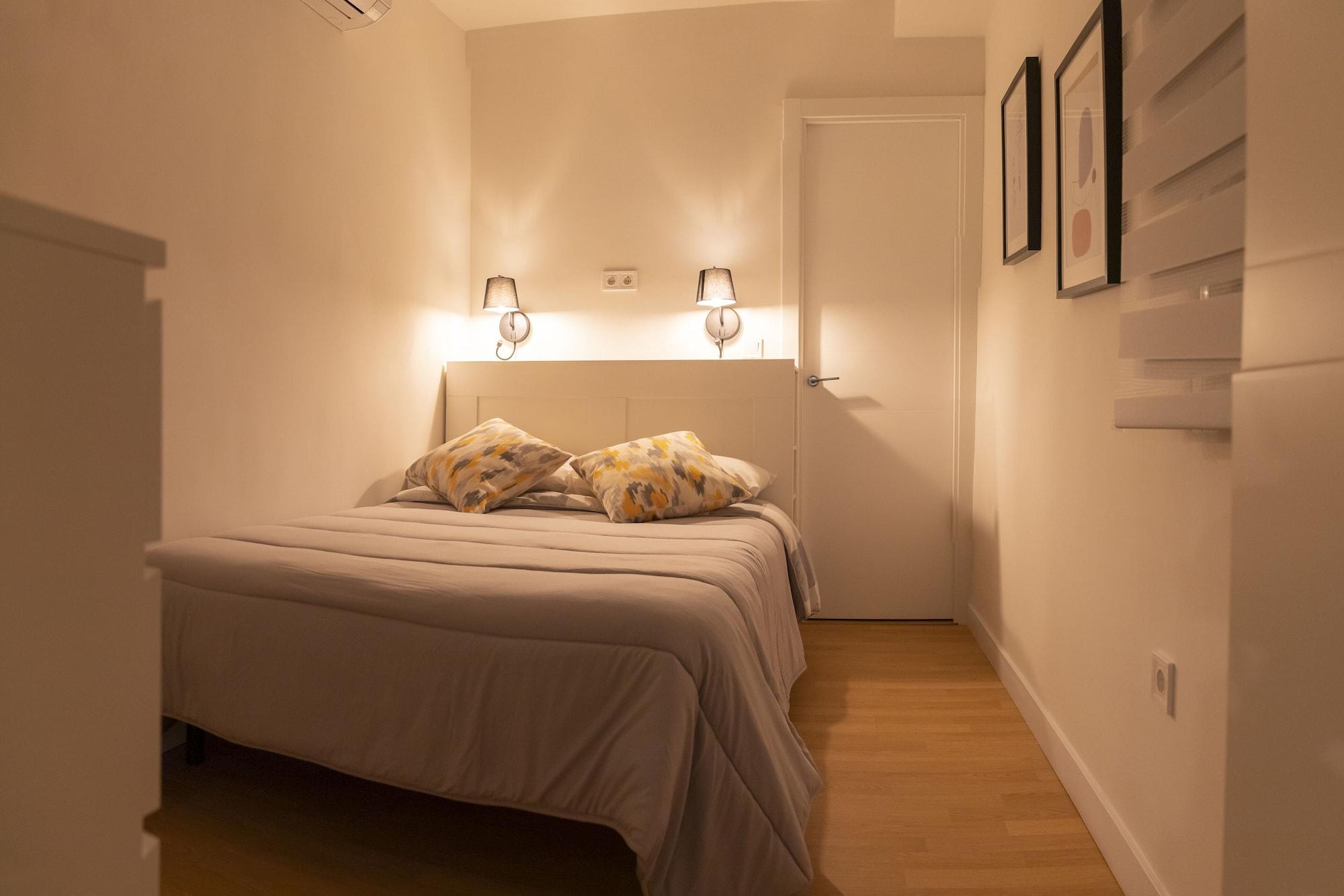 Hostal Montaloya Madrid Bagian luar foto