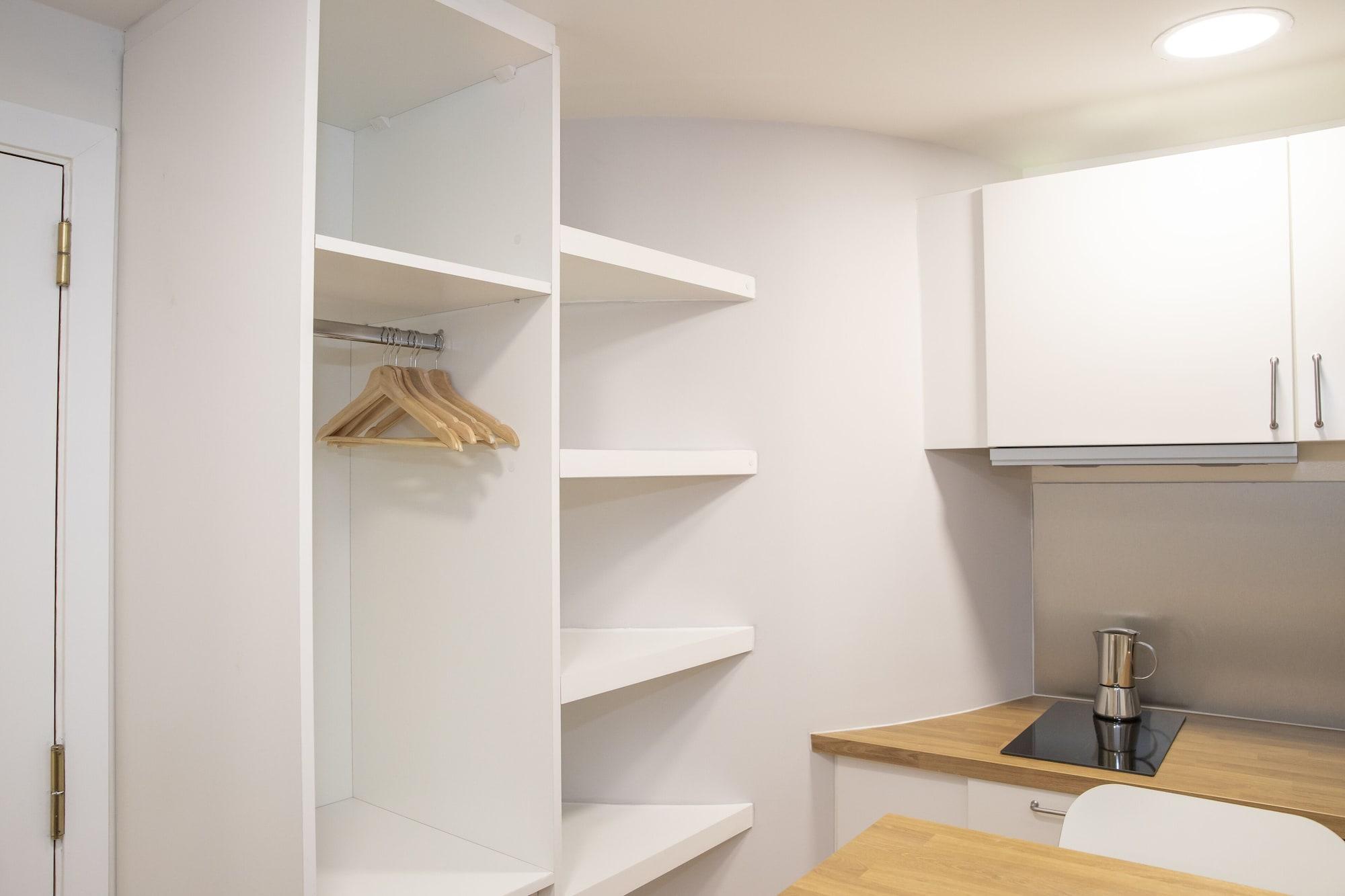 Hostal Montaloya Madrid Bagian luar foto