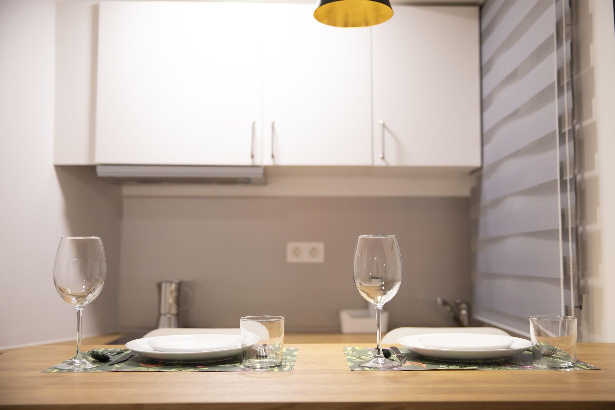 Hostal Montaloya Madrid Bagian luar foto