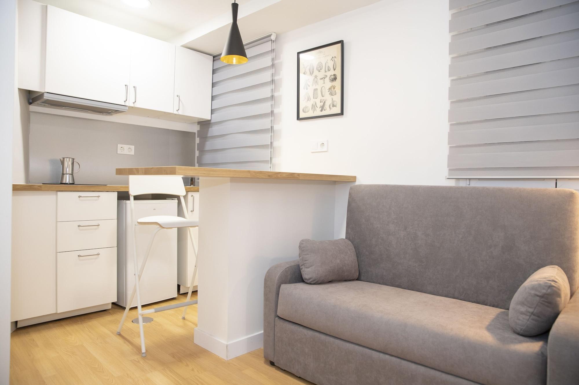 Hostal Montaloya Madrid Bagian luar foto