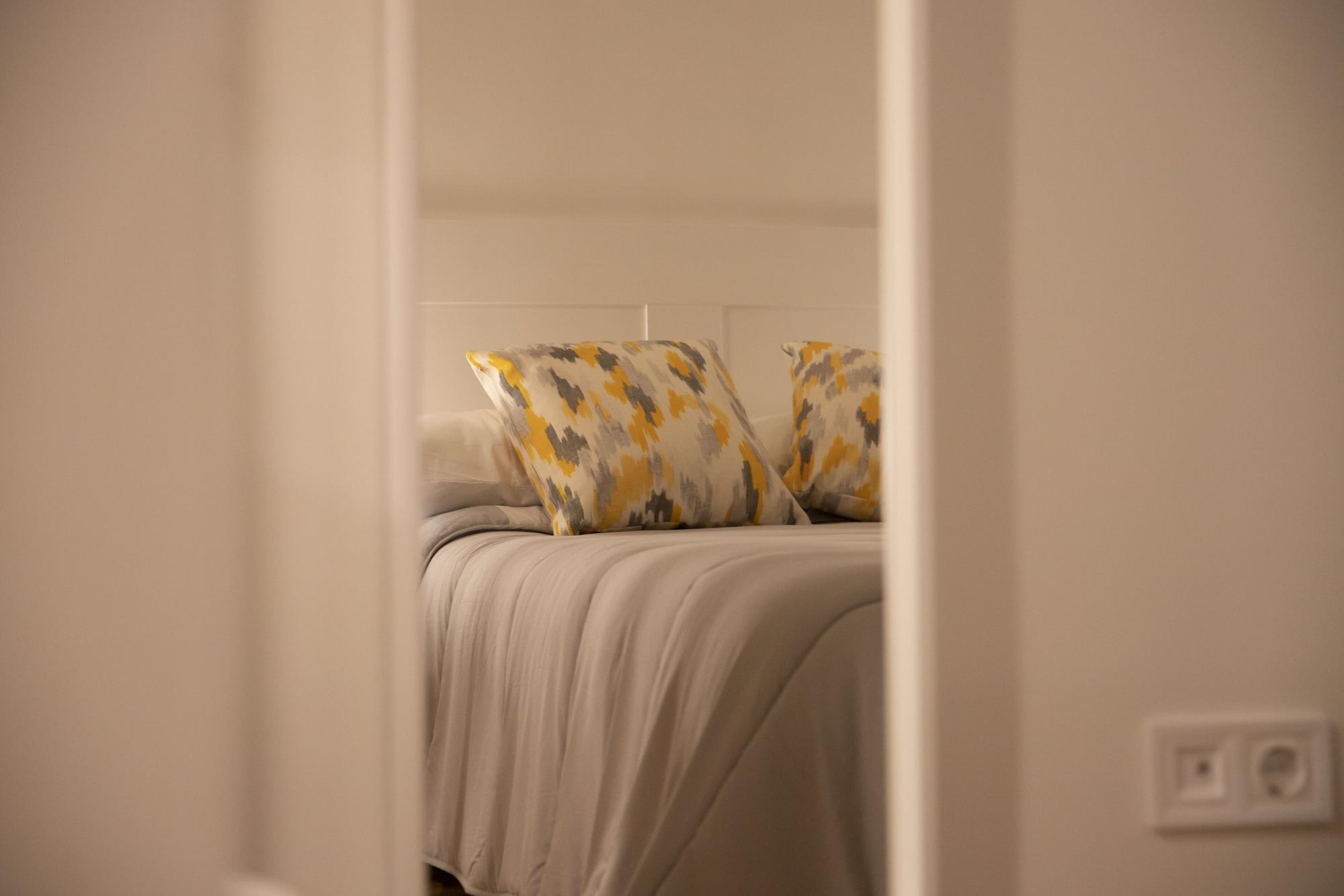 Hostal Montaloya Madrid Bagian luar foto