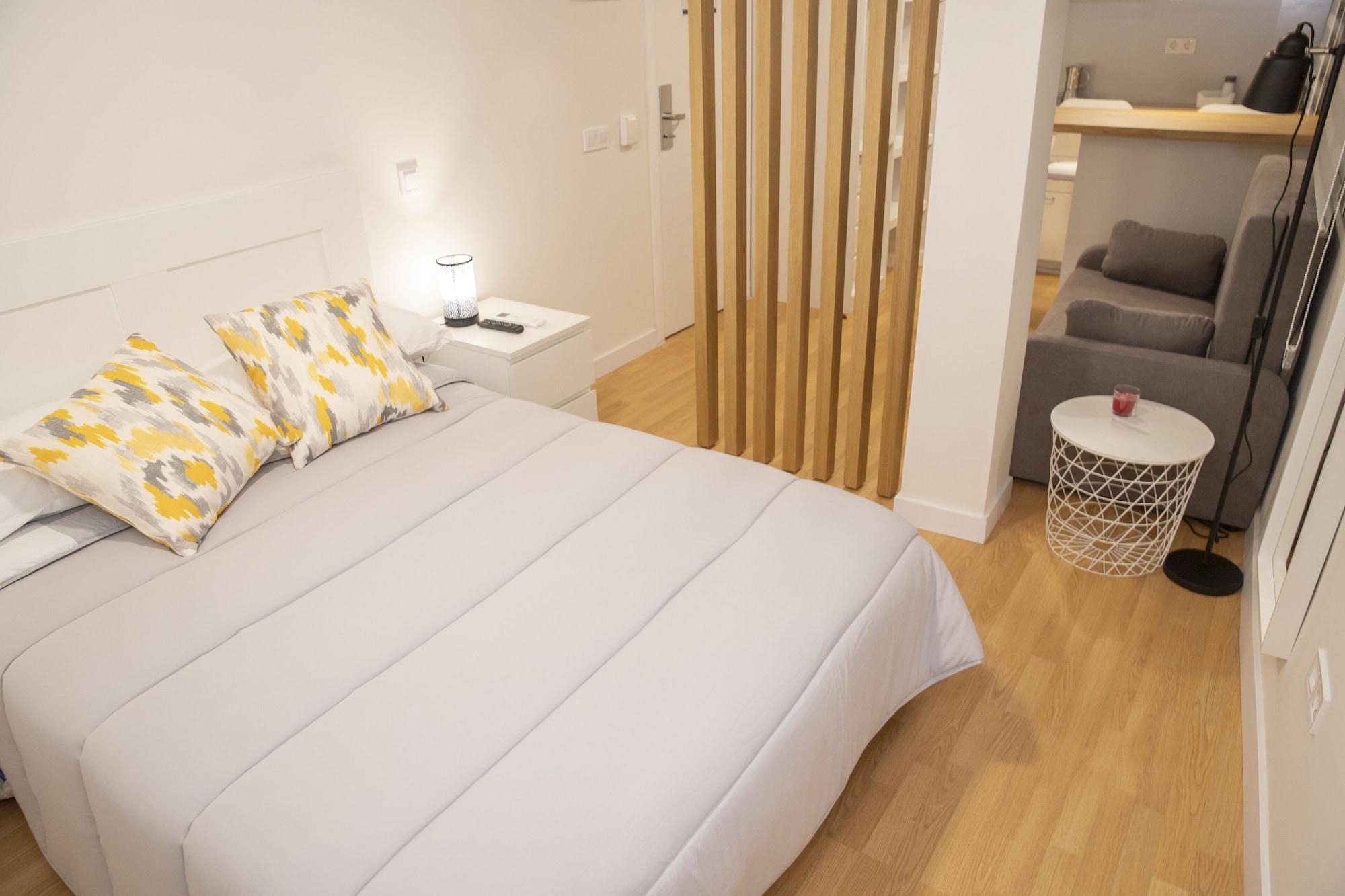 Hostal Montaloya Madrid Bagian luar foto