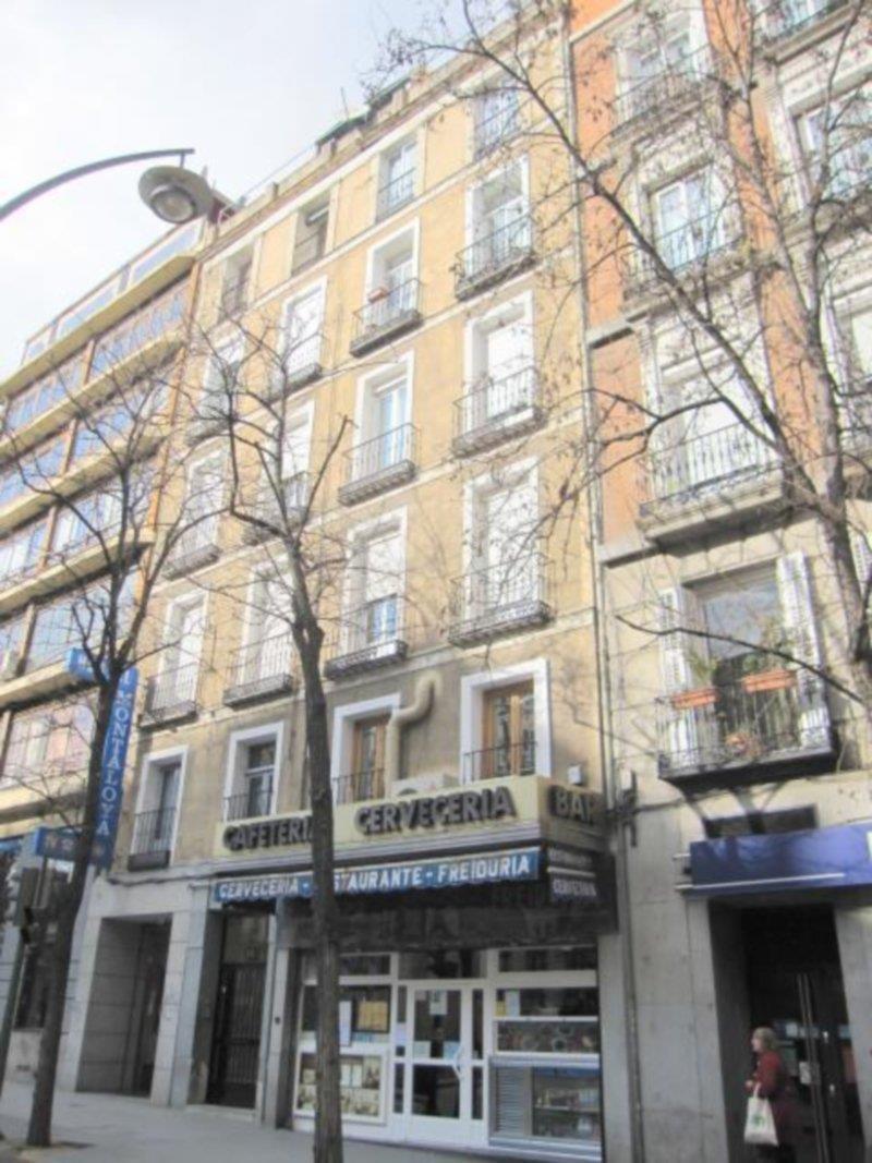Hostal Montaloya Madrid Bagian luar foto