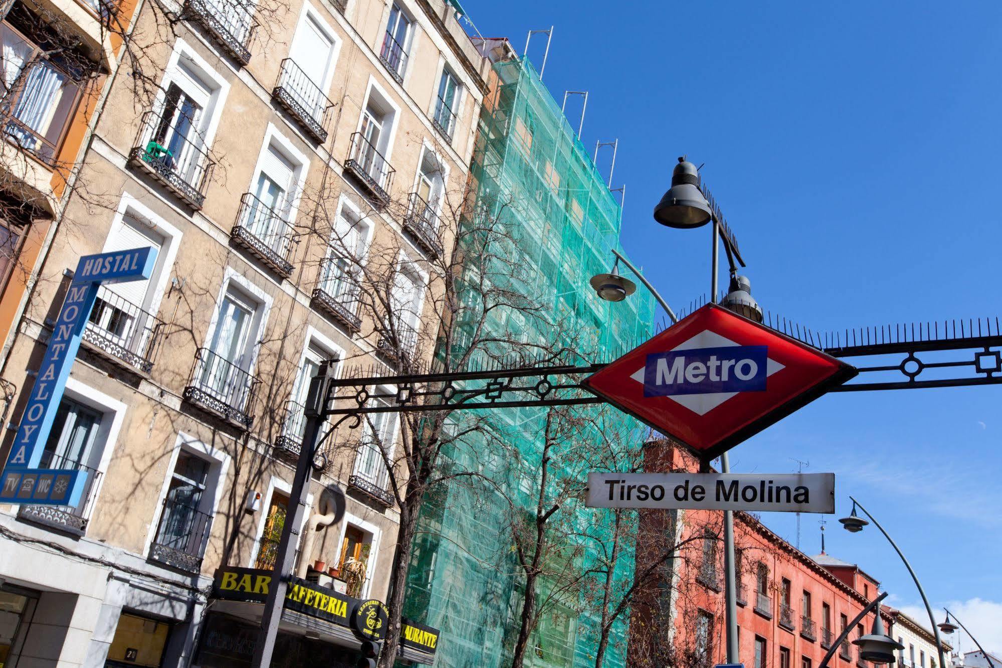Hostal Montaloya Madrid Bagian luar foto